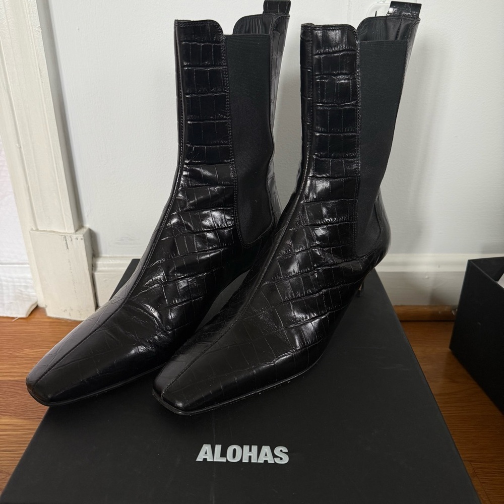 Alohas Black Booties- Size 40